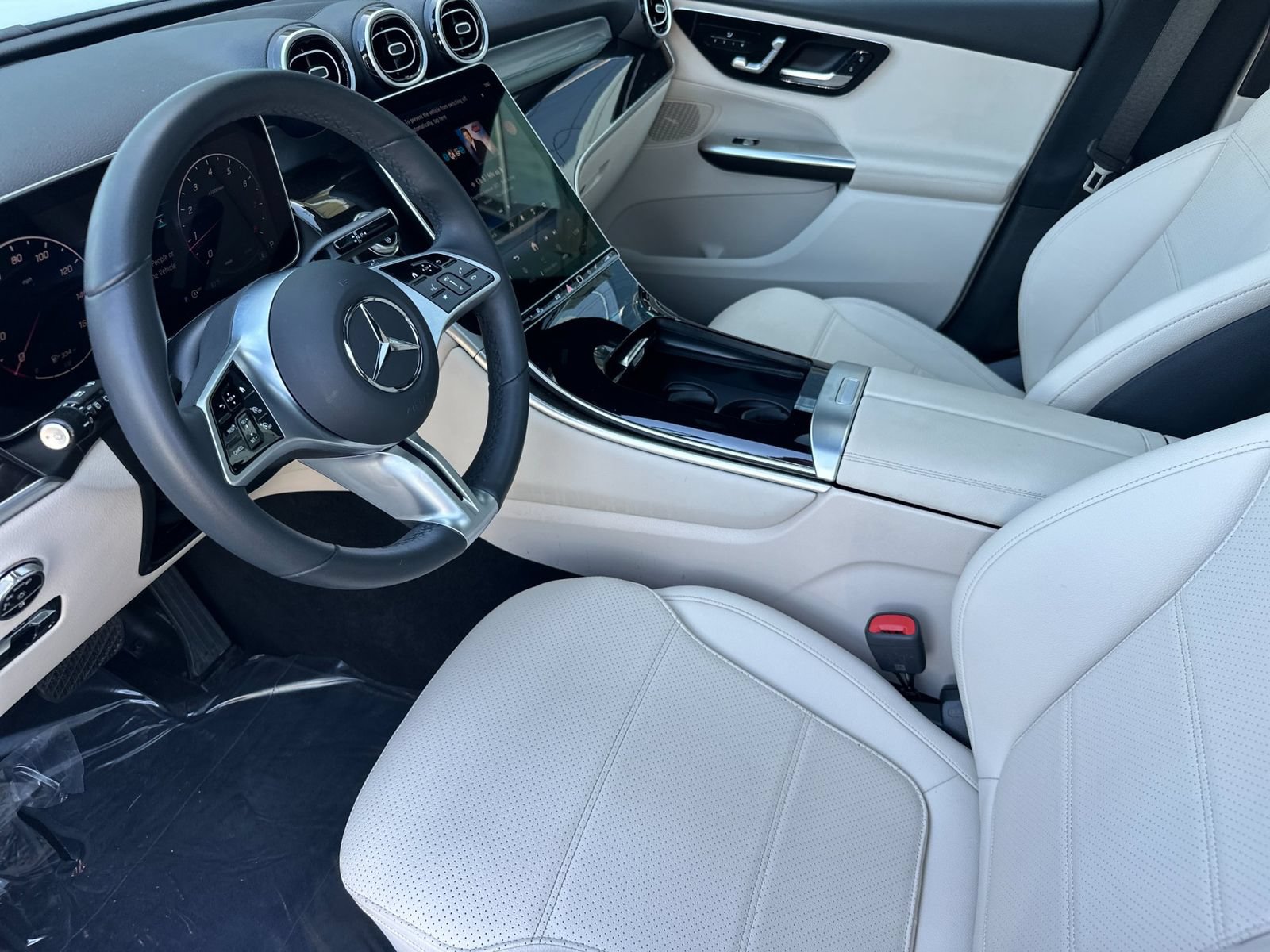Certified 2026 Mercedes-Benz GLC 300 image 11