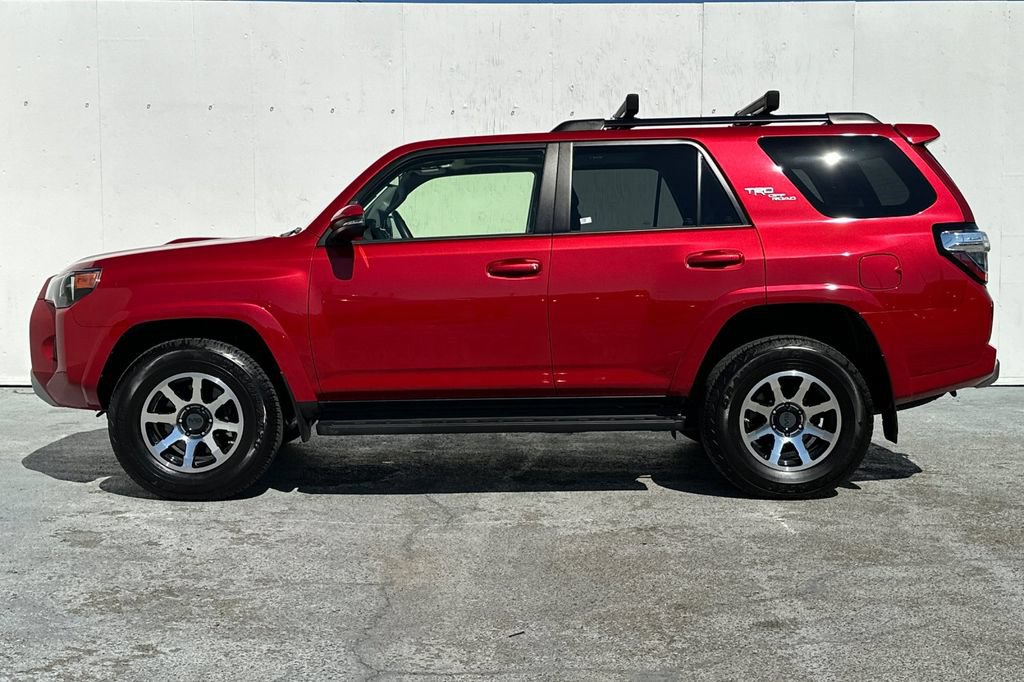 Used 2023 Toyota 4Runner TRD Off-Road Premium w/ Moonroof Package AWD/4WD image 6