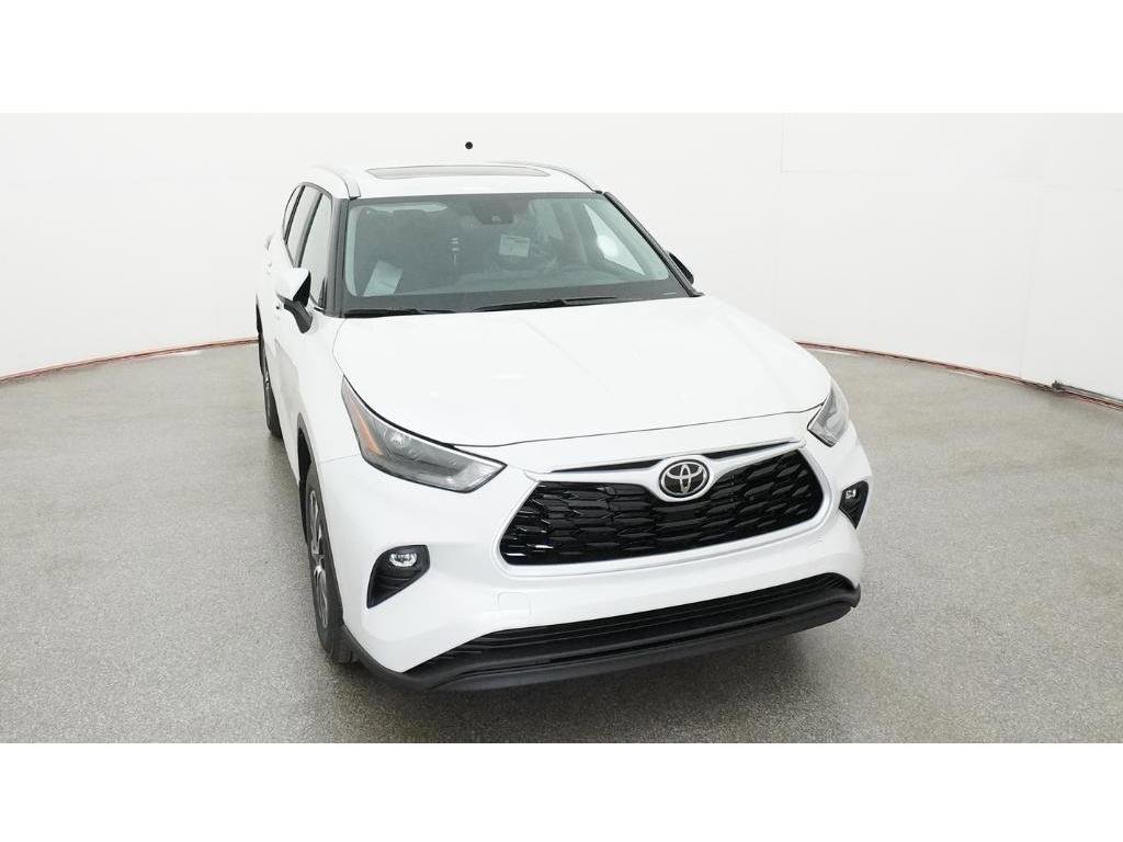 New 2026 Toyota Highlander XLE image 14