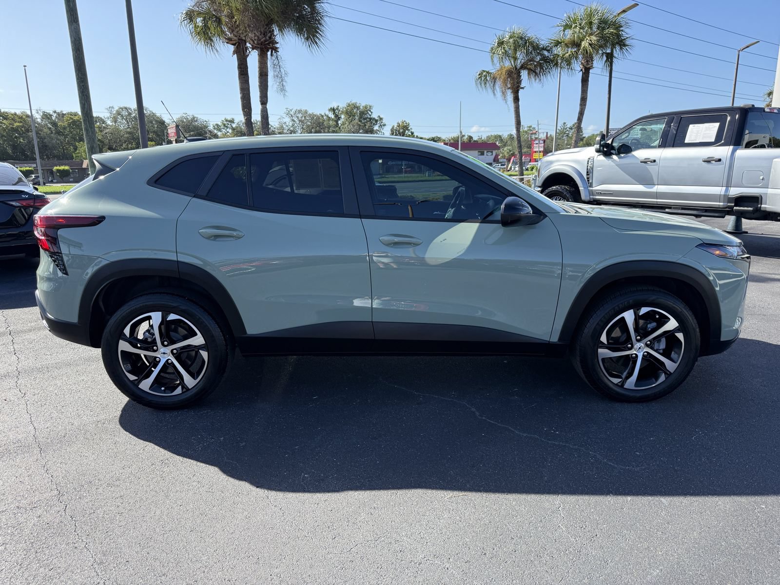 Used 2024 Chevrolet Trax RS w/ Driver Confidence Package FWD image 3
