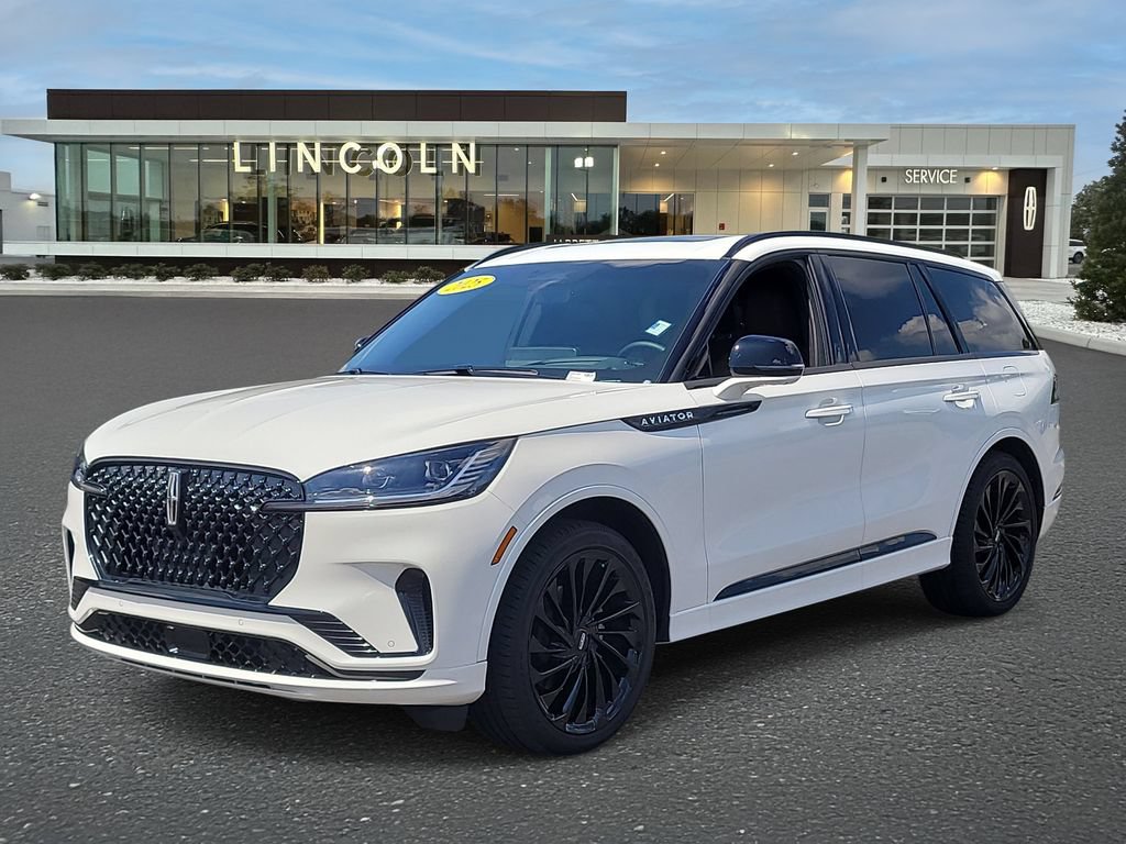 Used 2025 Lincoln Aviator Reserve w/ Jet Appearance Package RWD image 2