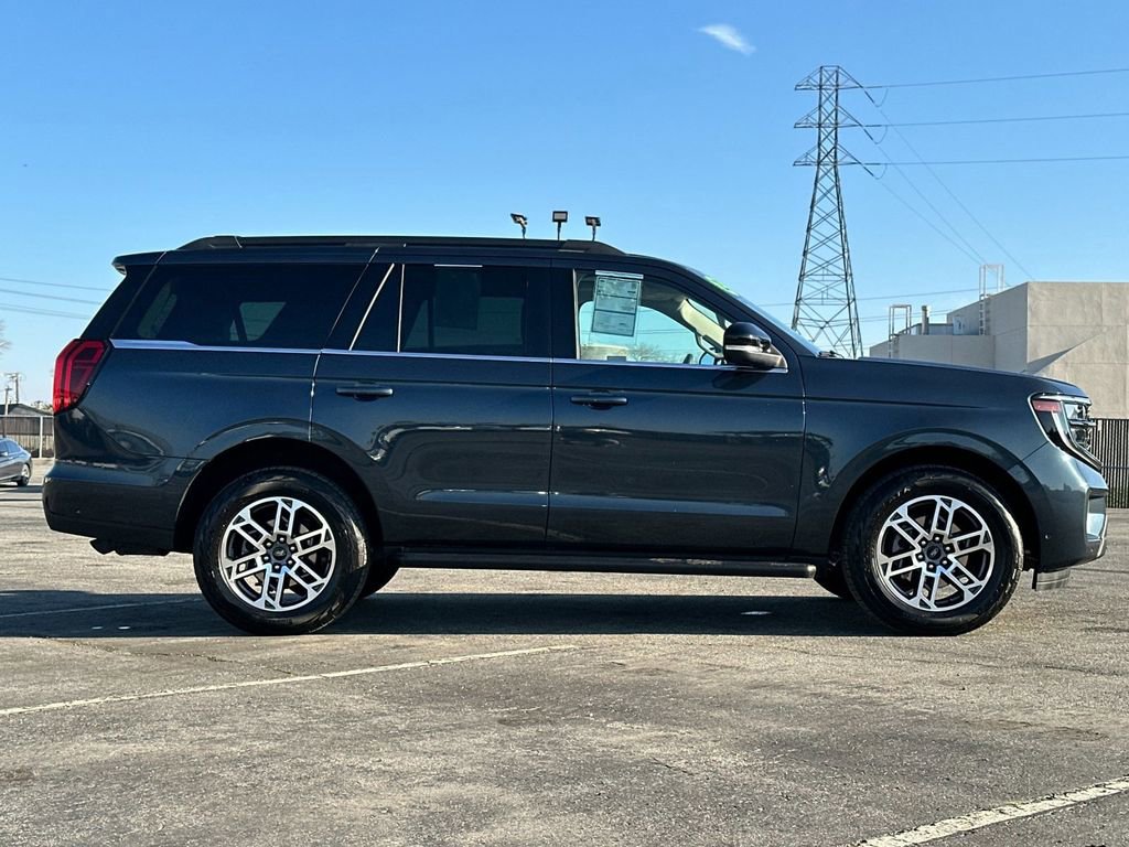 Certified 2025 Ford Expedition Active image 2