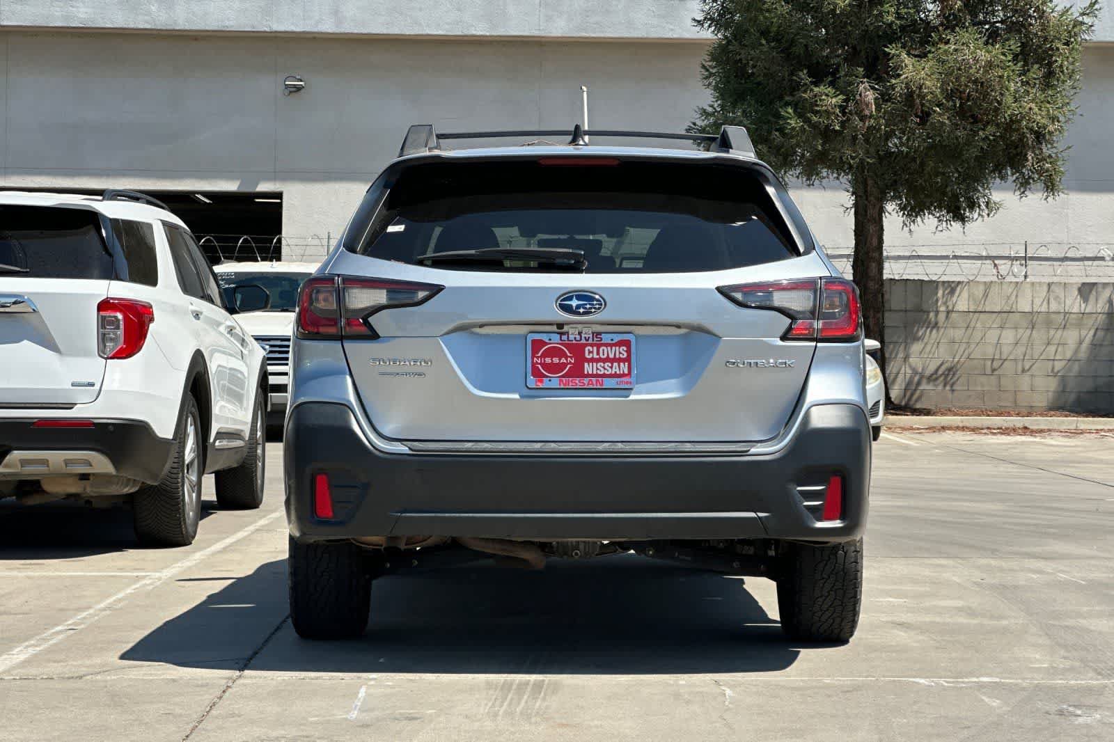Used 2020 Subaru Outback Premium w/ Popular Package #1 AWD/4WD image 8