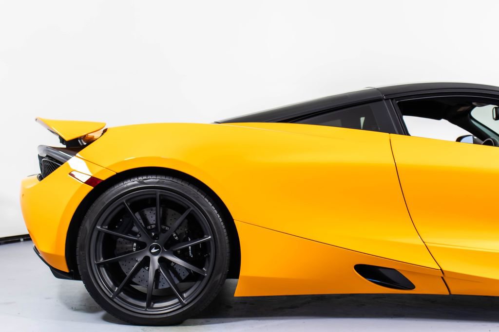 Used 2021 McLaren 720S Performance image 18