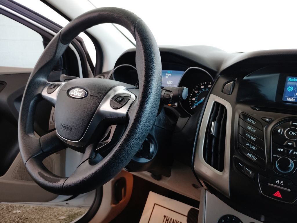 Used 2013 Ford Focus SE FWD image 28