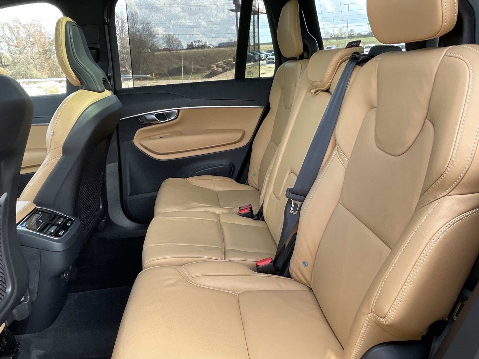 Certified 2024 Volvo XC90 B6 Ultimate image 12