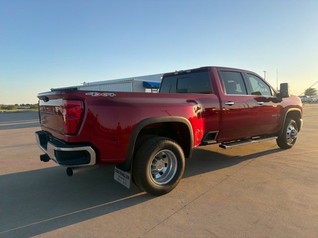 Used 2025 Chevrolet Silverado 3500 LTZ w/ LTZ Plus Package AWD/4WD image 8