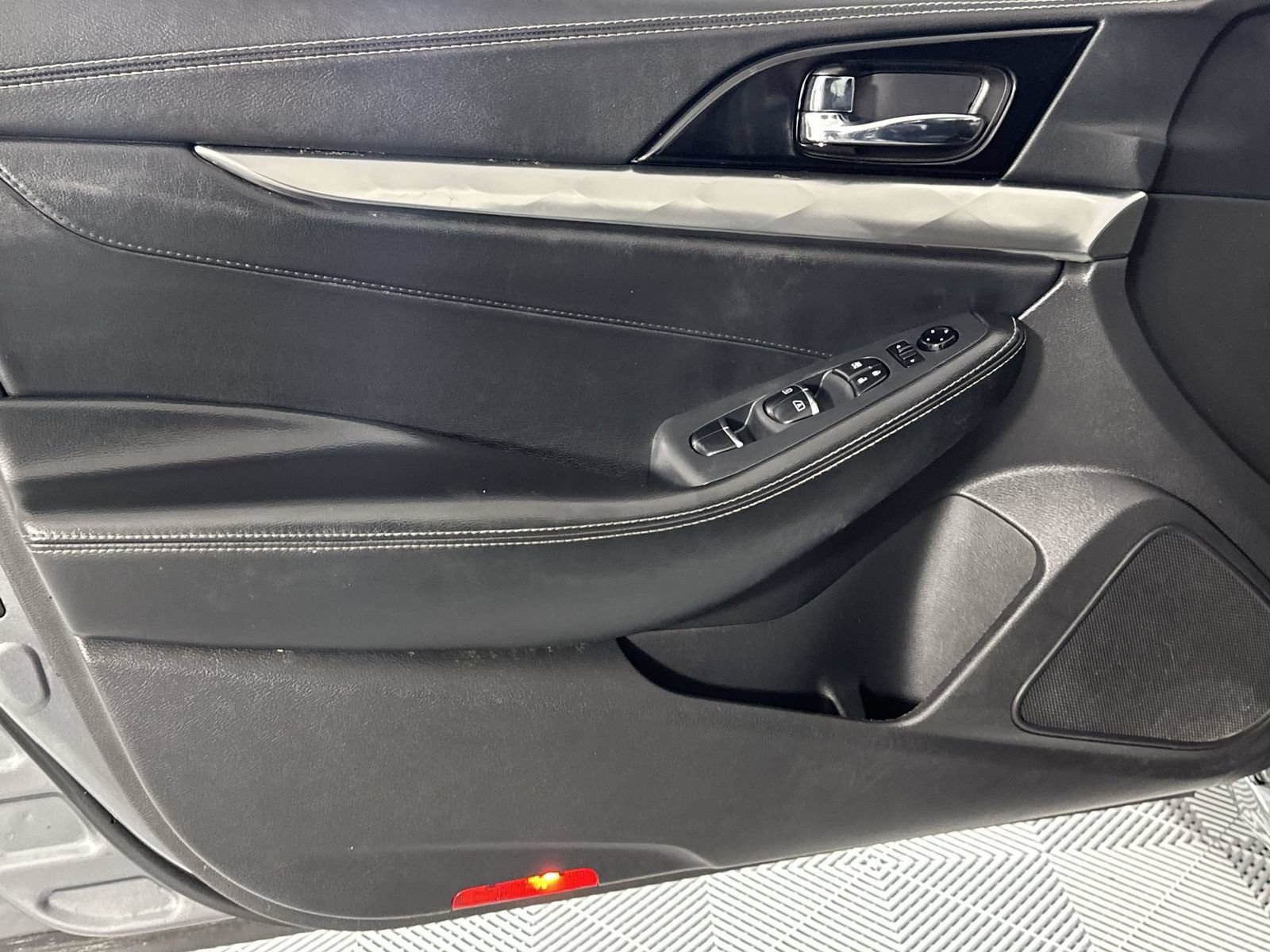 Used 2020 Nissan Maxima 3.5 SL w/ Floor Mat Group FWD image 29