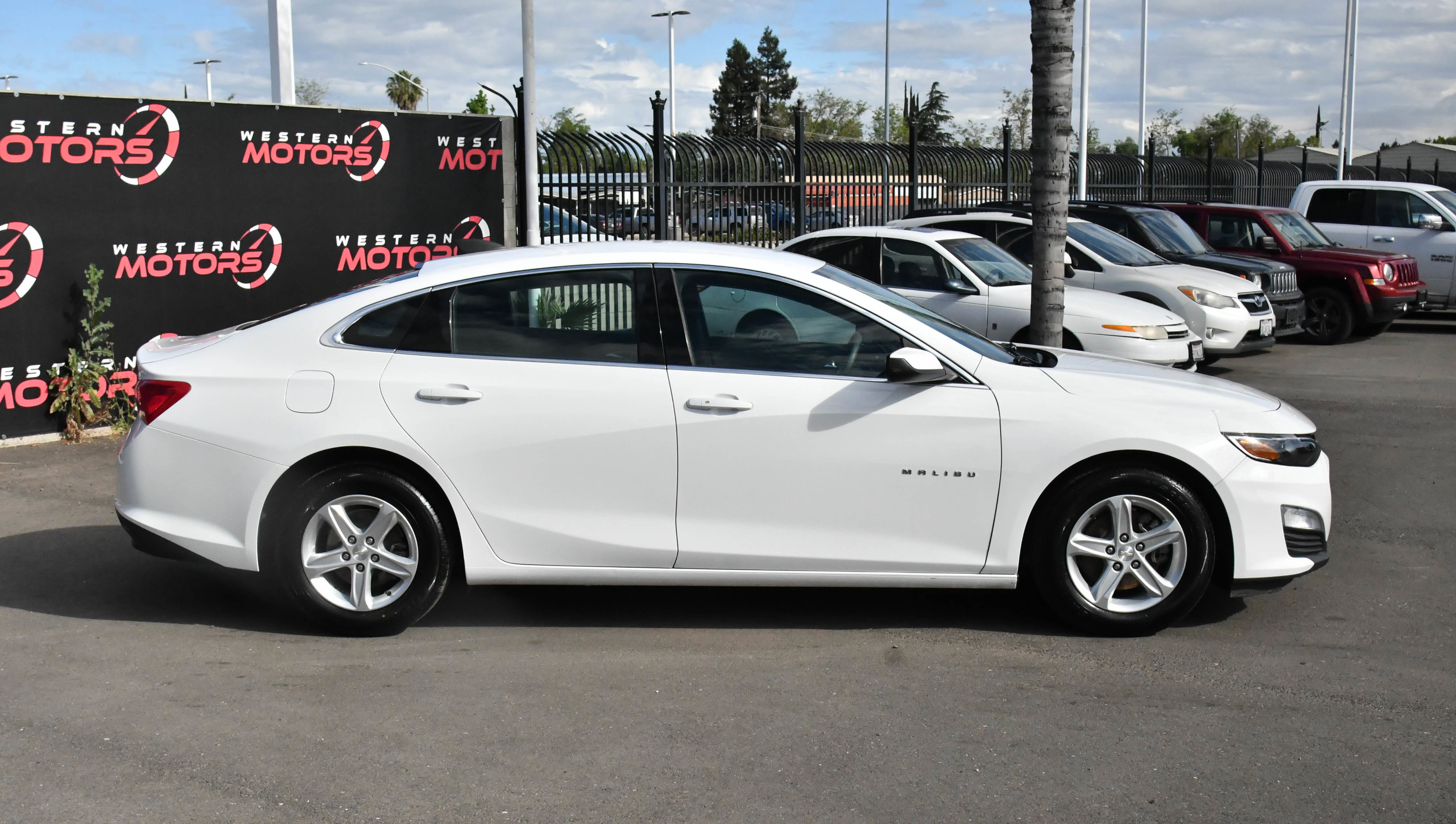 Used 2020 Chevrolet Malibu LS w/ Driver Confidence Package II FWD image 9