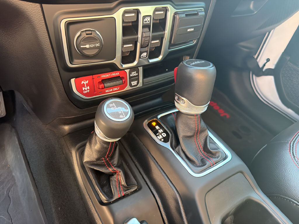 Used 2023 Jeep Gladiator Rubicon w/ Cold Weather Group AWD/4WD image 26