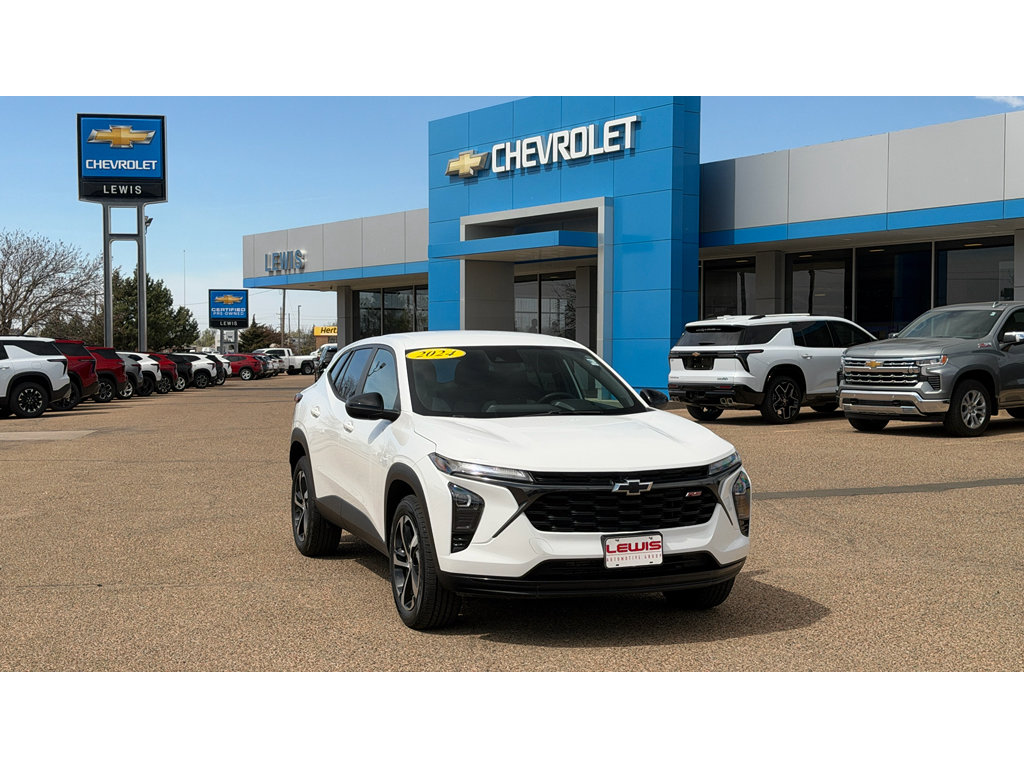 Certified 2024 Chevrolet Trax RS w/ Driver Confidence Package image 2