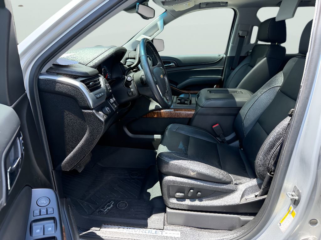 Used 2020 Chevrolet Tahoe Premier w/ 6.2L Performance Package RWD image 12