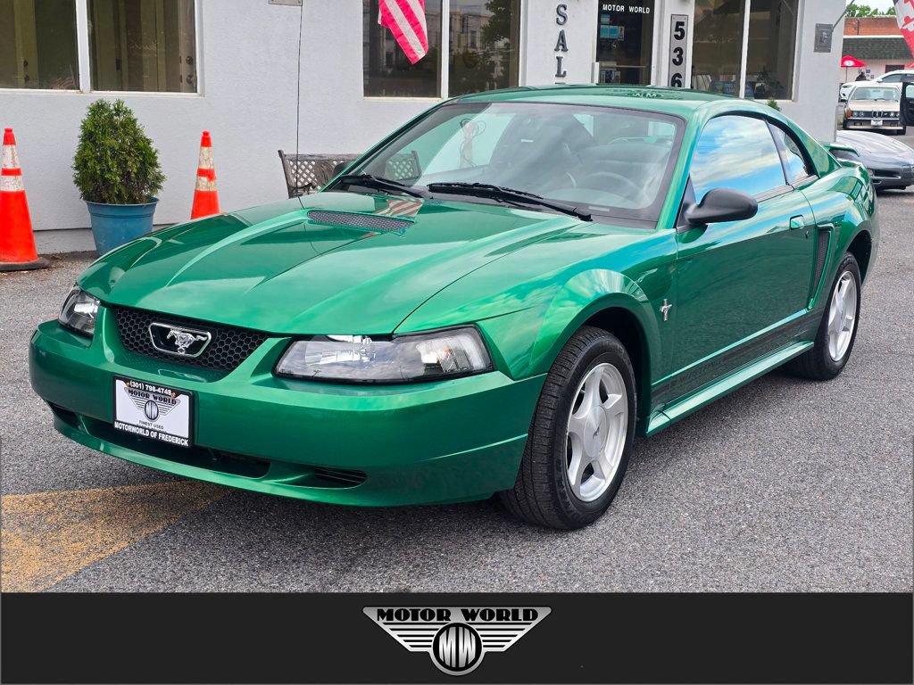 Used 2001 Ford Mustang Premium RWD image 1