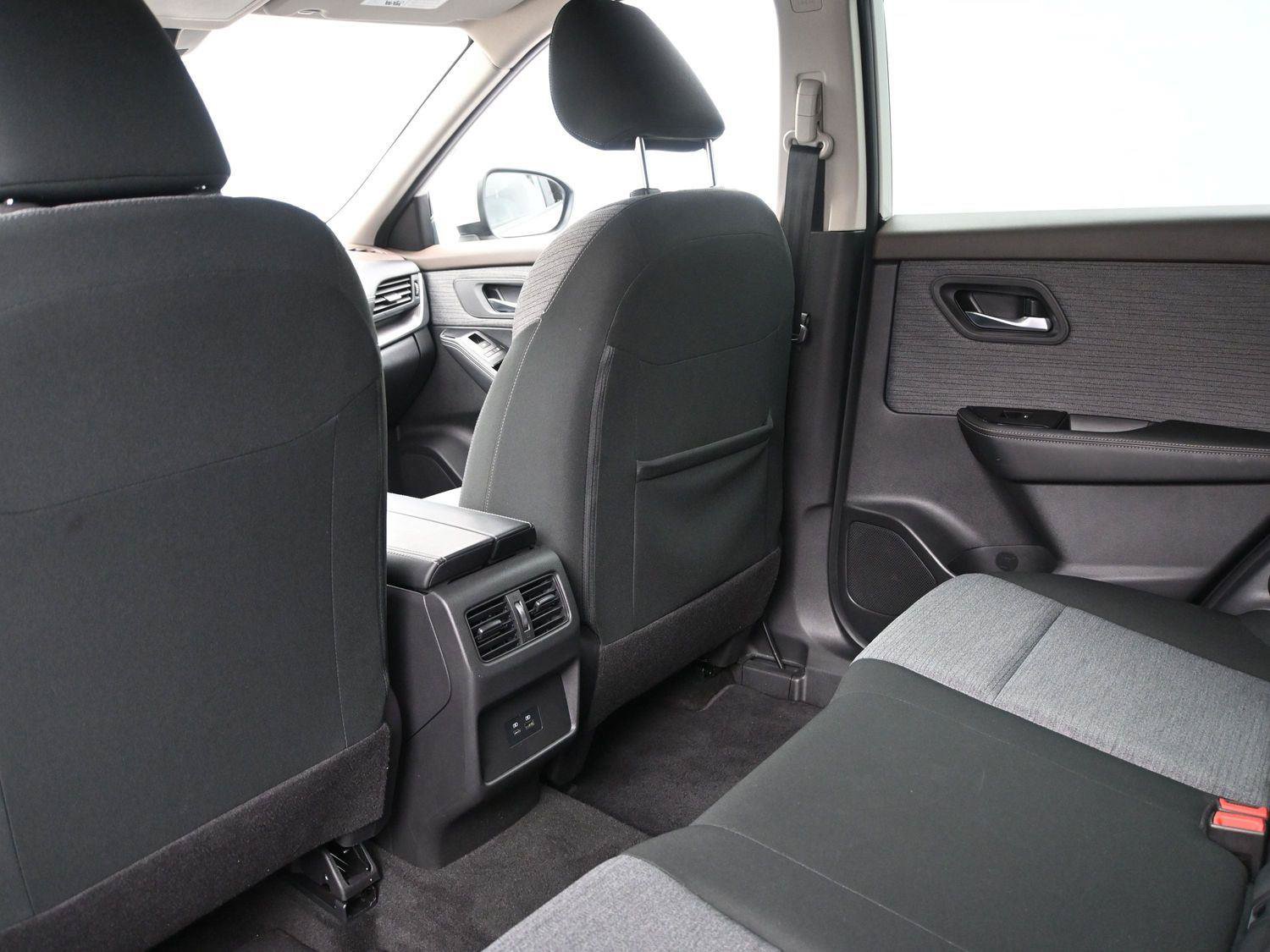 Used 2023 Nissan Rogue SV AWD/4WD image 11