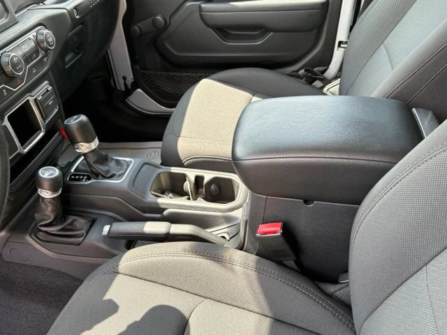 Used 2023 Jeep Wrangler Sport AWD/4WD image 19