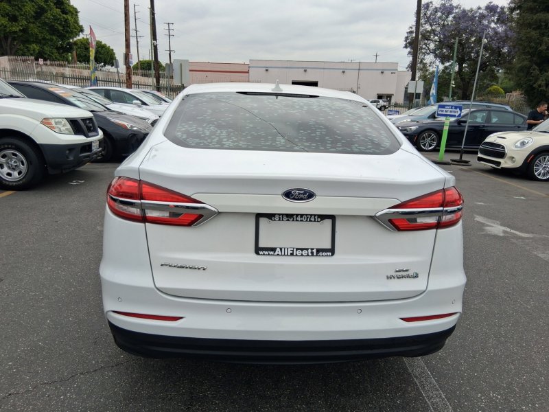 Used 2019 Ford Fusion SE FWD image 5