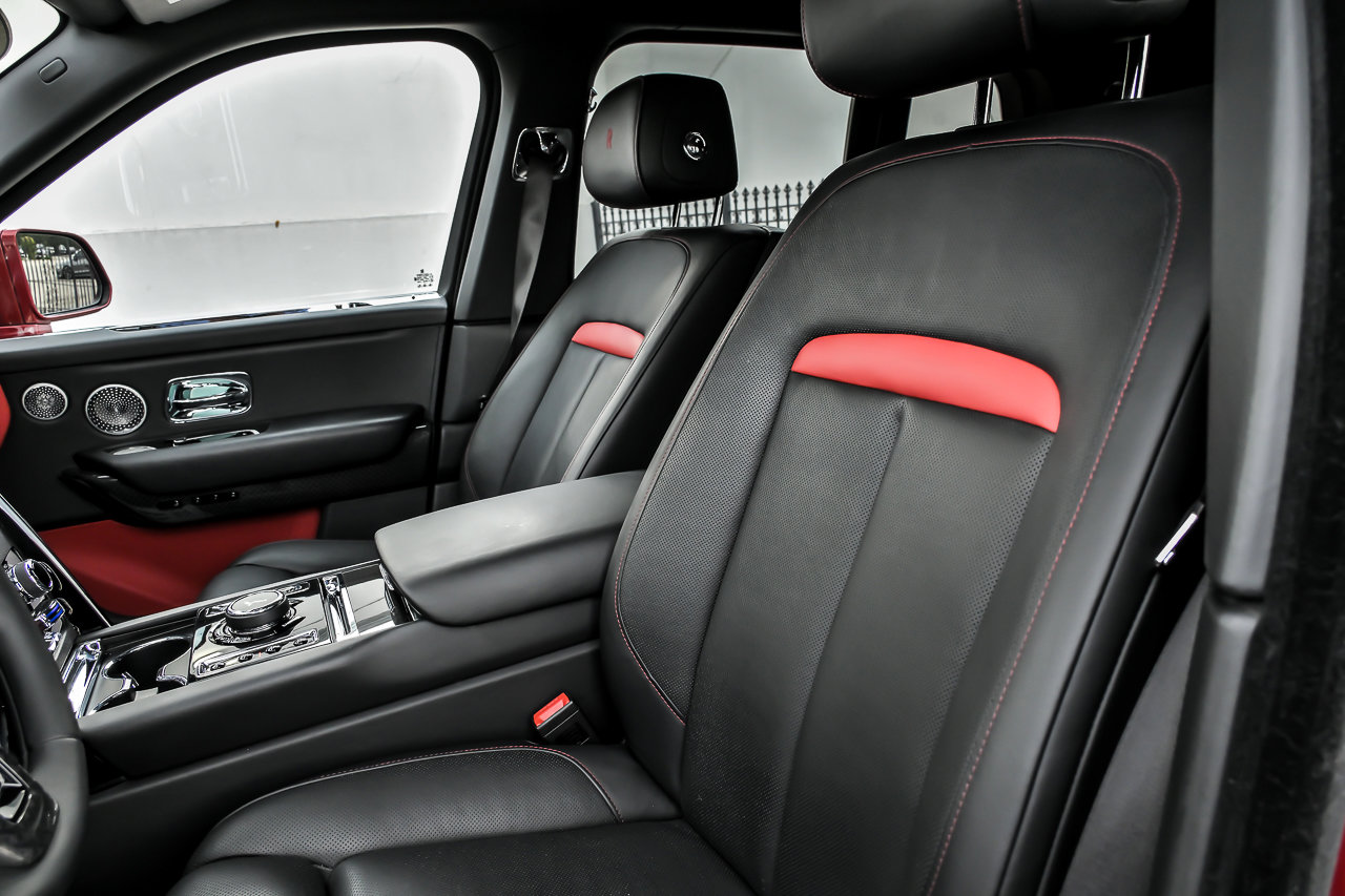 Used 2021 Rolls-Royce Cullinan Black Badge AWD/4WD image 24