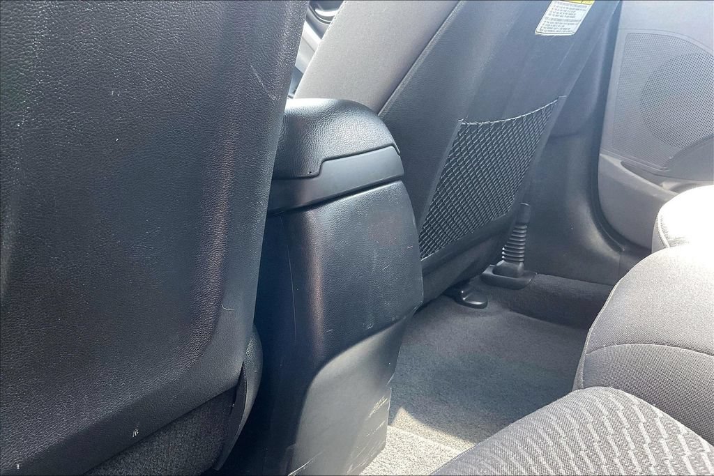 Used 2015 Hyundai Elantra SE FWD image 39