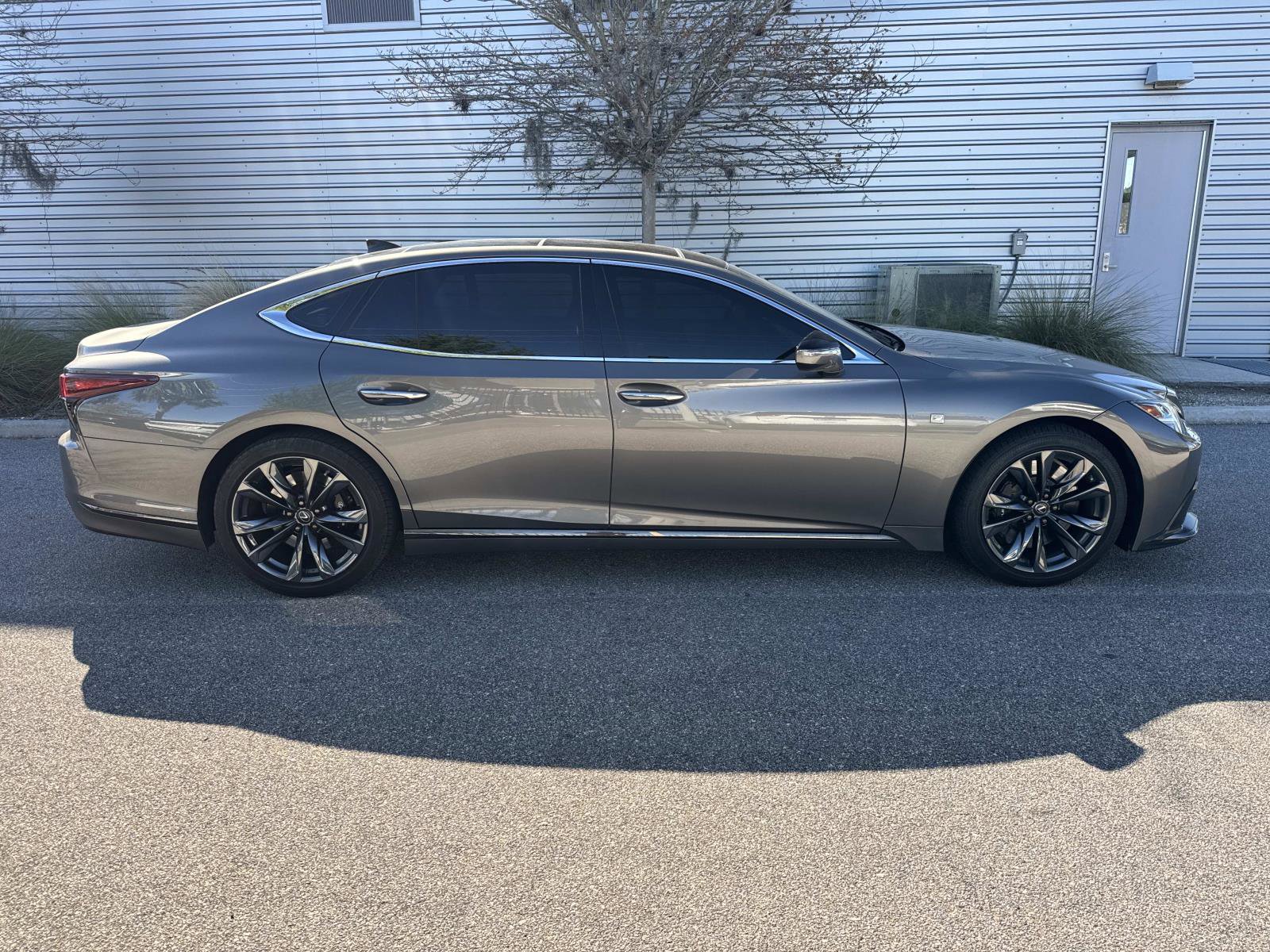 Used 2022 Lexus LS 500 F Sport w/ Accessory Package (Z2) image 5