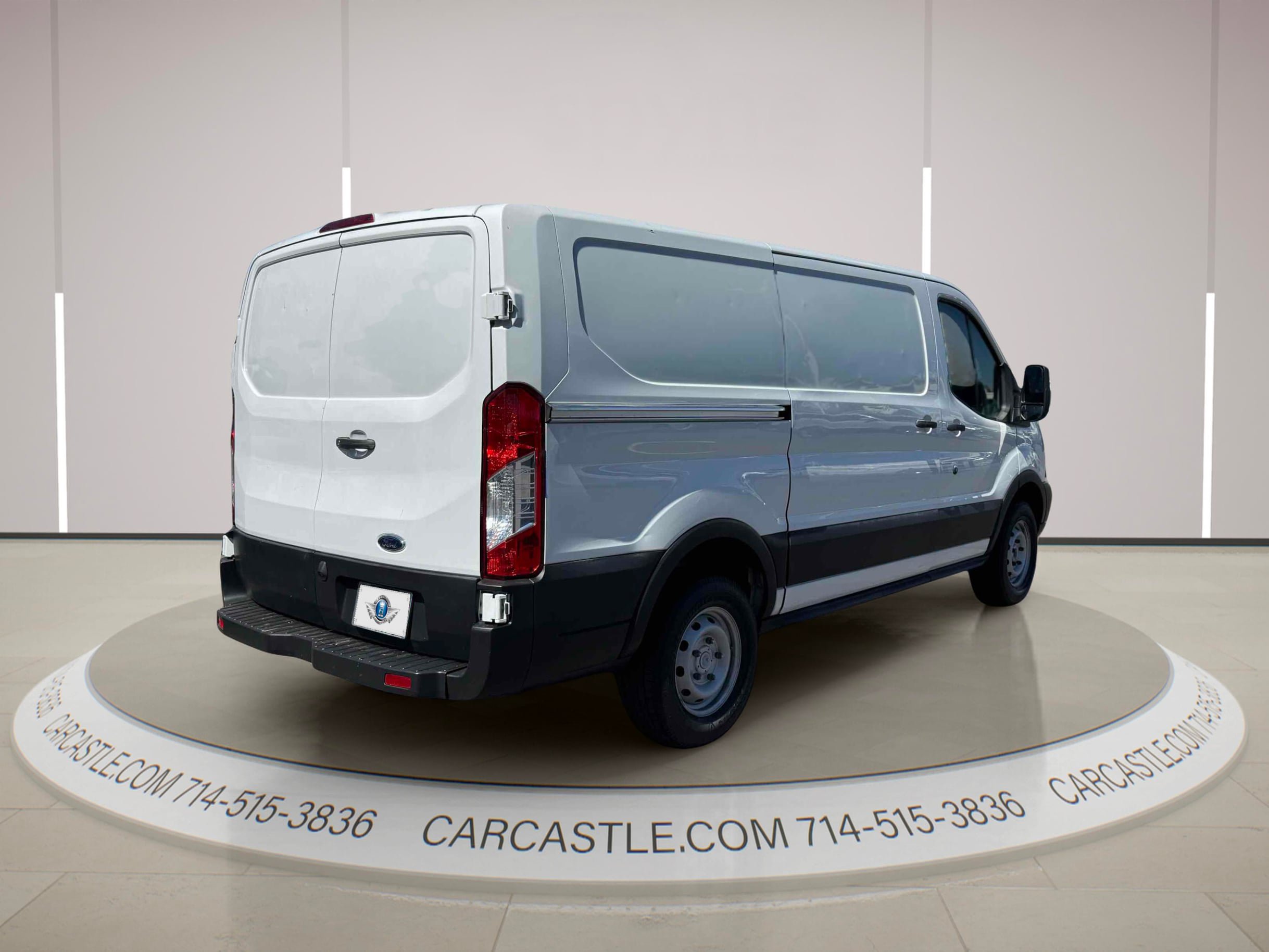Used 2019 Ford Transit 250 130 Low Roof RWD image 5