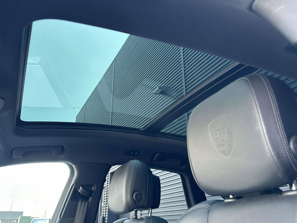 Used 2016 Porsche Macan S image 13