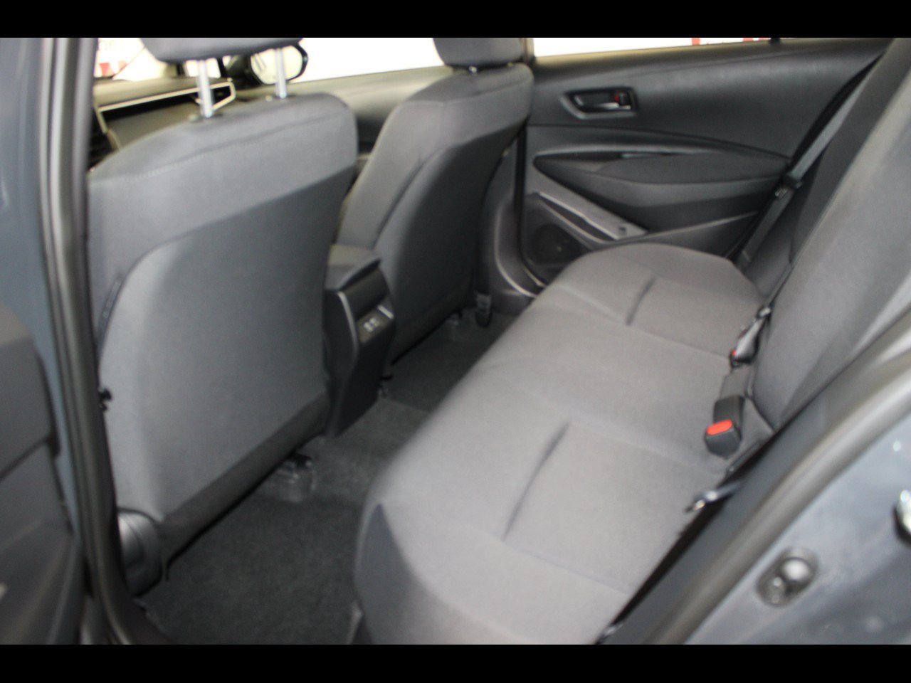 Used 2025 Toyota Corolla LE w/ LE Premium Package FWD image 14
