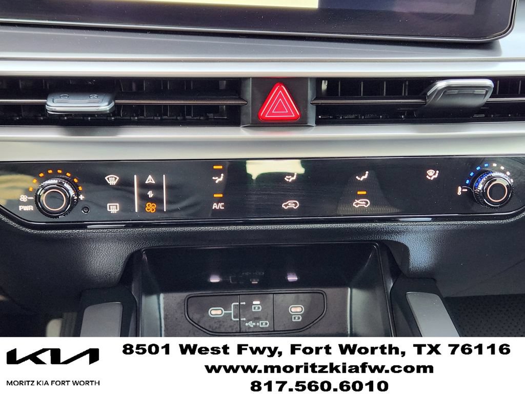 Certified 2026 Kia Sorento LX FWD image 18