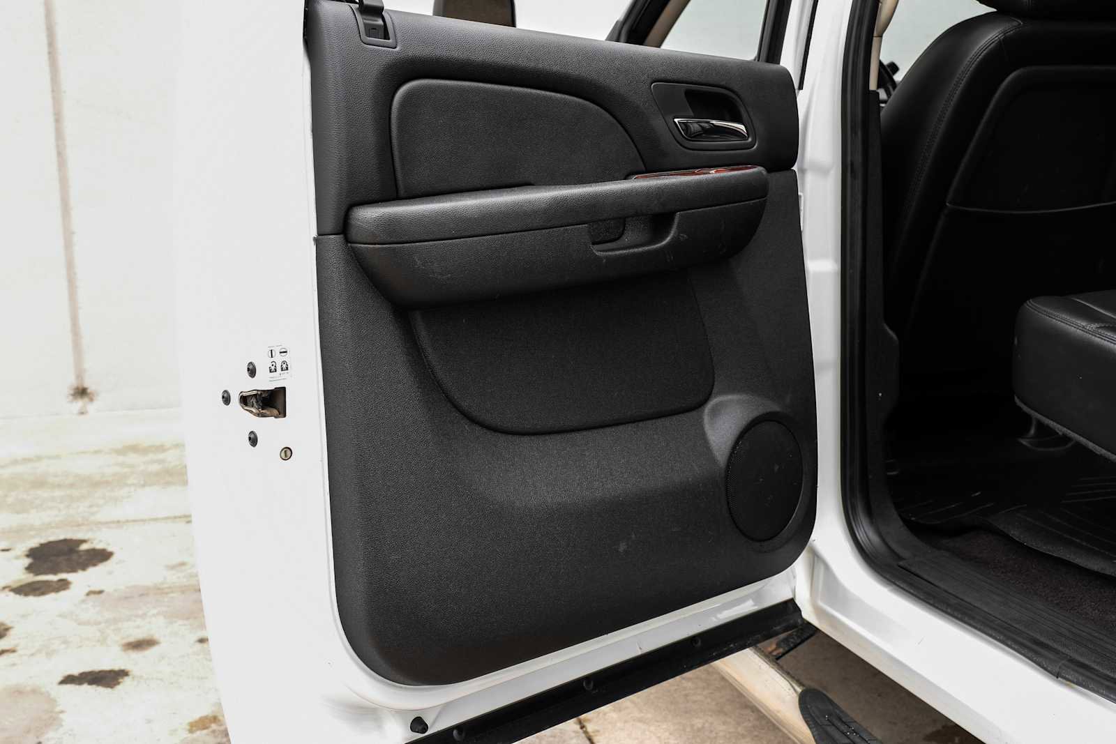 Used 2010 GMC Sierra 3500 SLT w/ SLT Convenience Package image 41