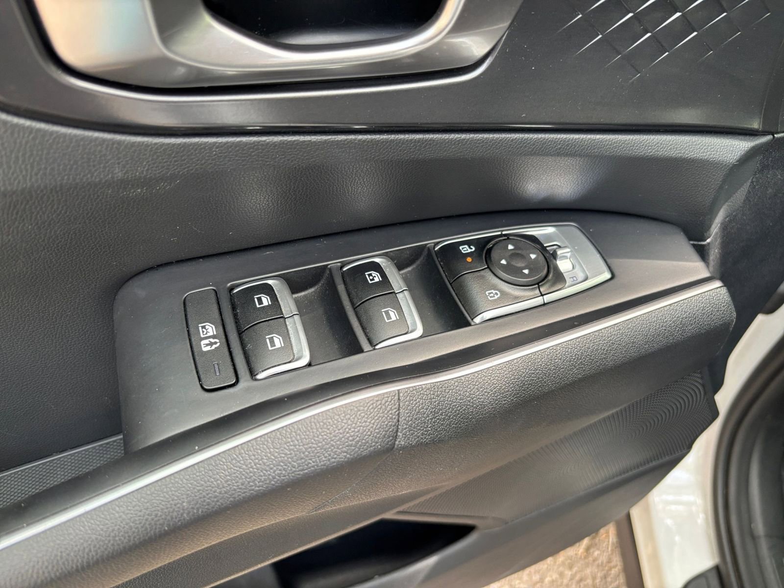 Used 2024 Kia Sorento S AWD/4WD image 18