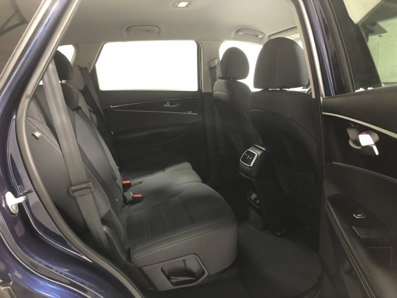 Used 2019 Kia Sorento LX w/ LX Convenience Package image 10