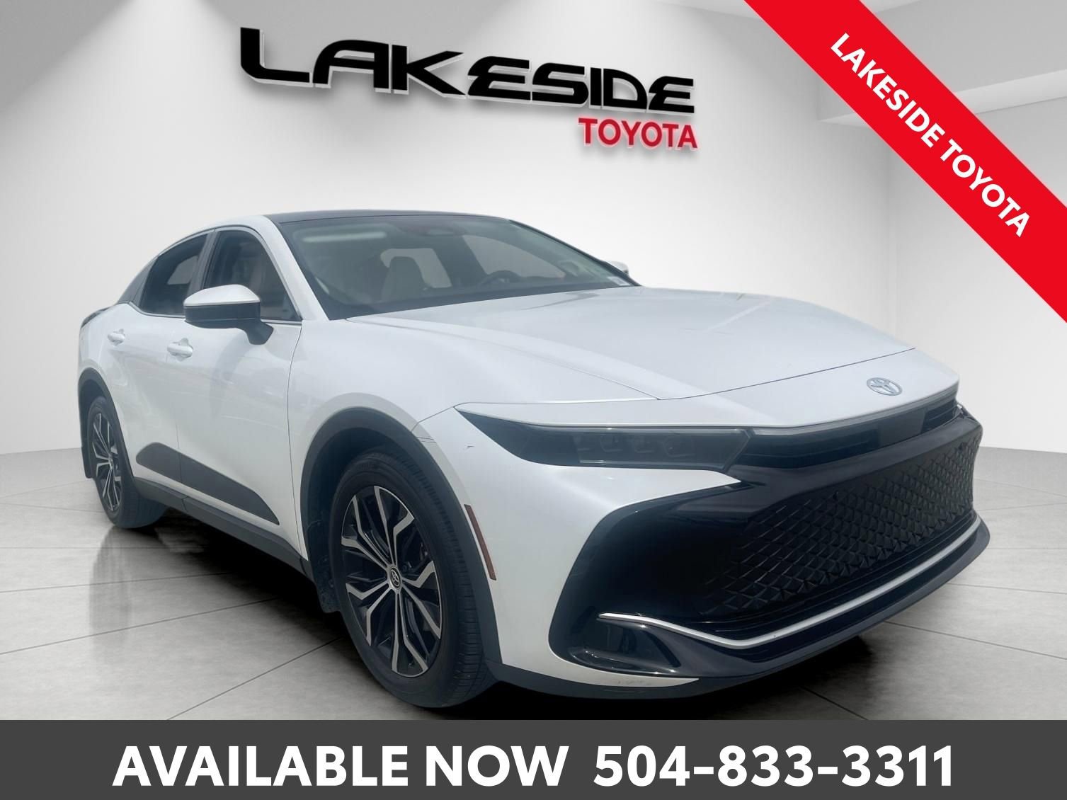 Used 2023 Toyota Crown Limited image 23