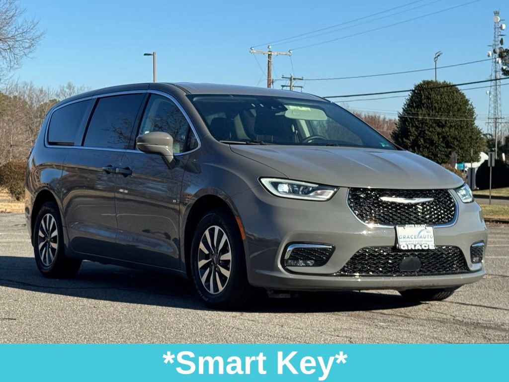 Used 2022 Chrysler Pacifica Touring-L image 12