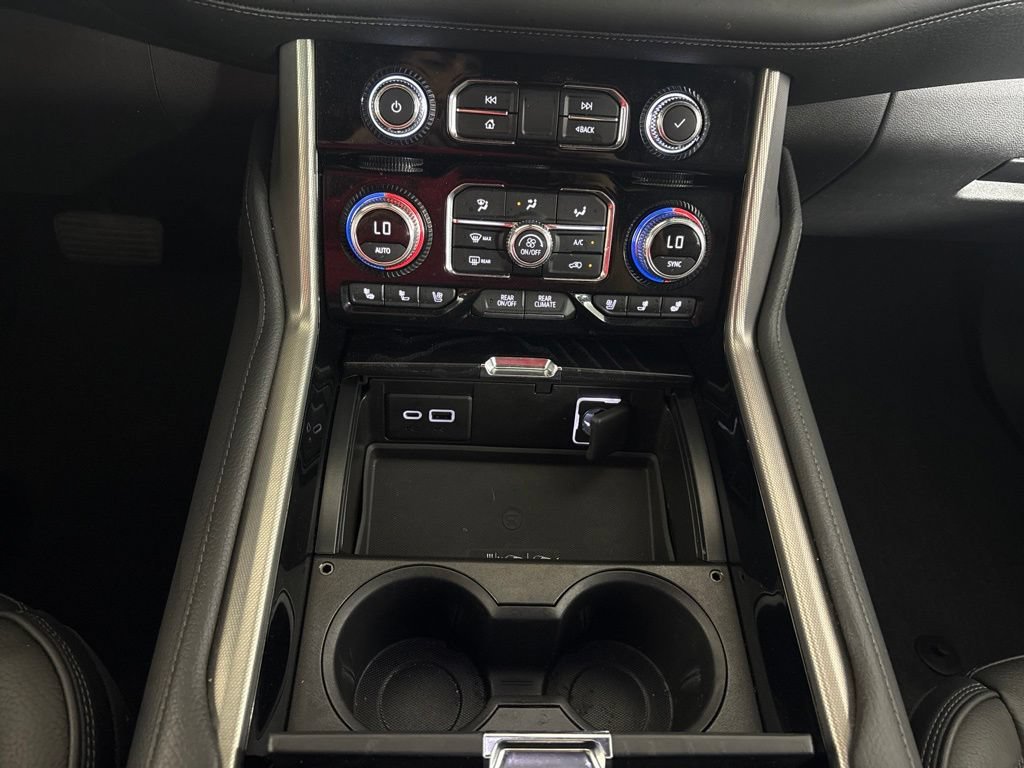 Used 2022 GMC Yukon Denali AWD/4WD image 14