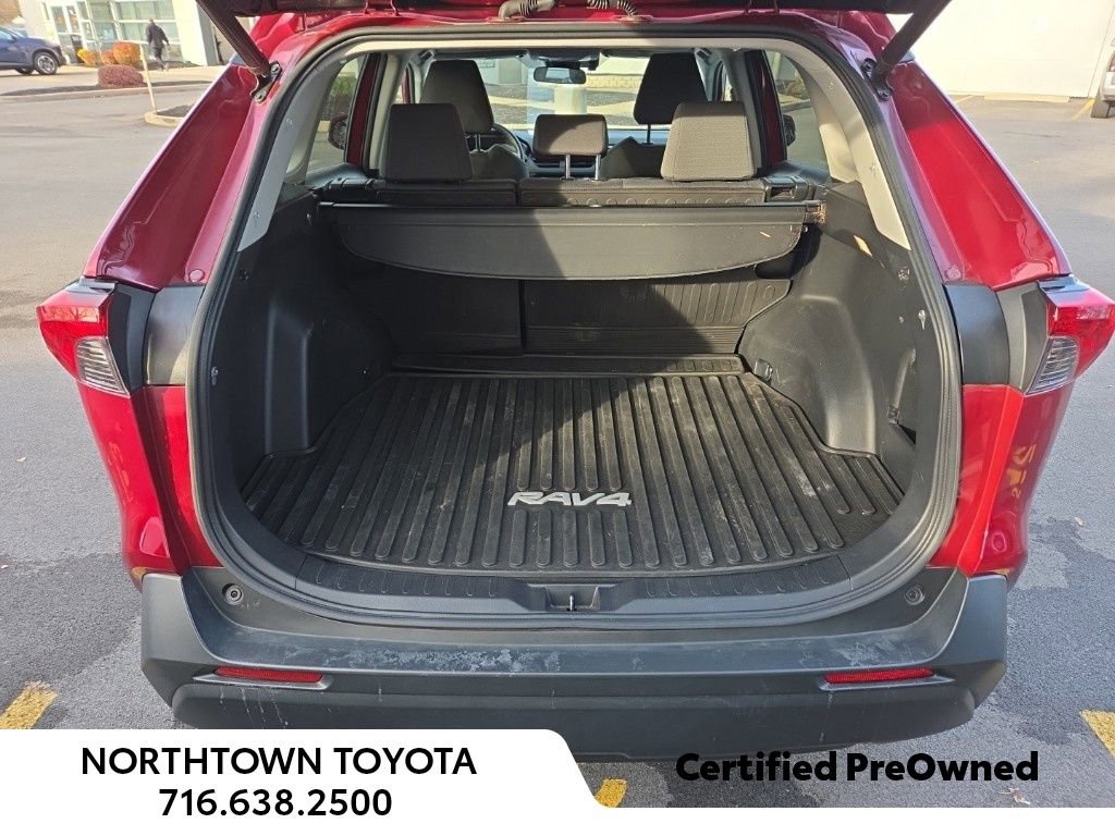 Used 2021 Toyota RAV4 XLE image 9