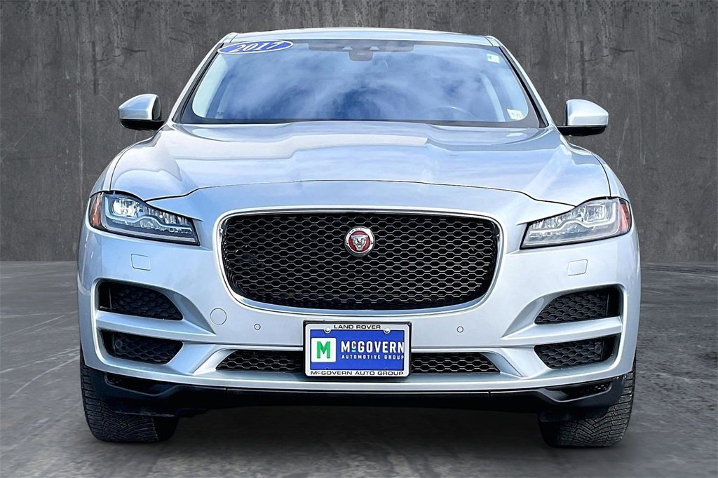 Used 2017 Jaguar F-PACE Prestige image 2