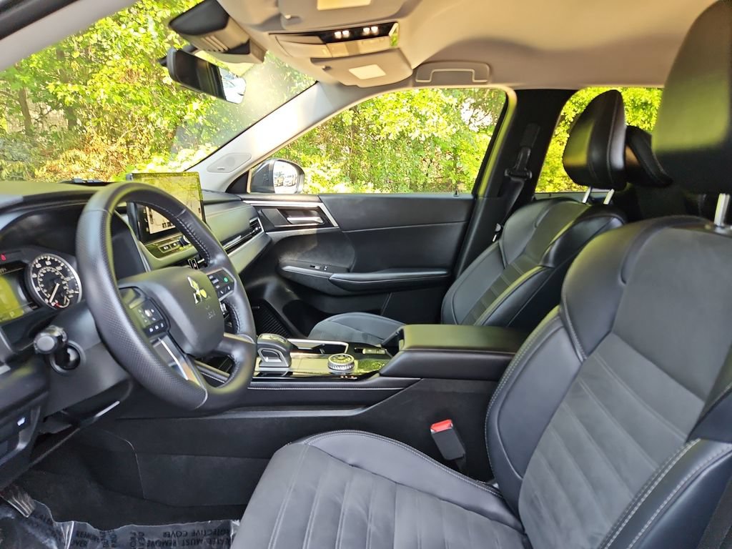 Used 2025 Mitsubishi Outlander SE AWD/4WD image 22
