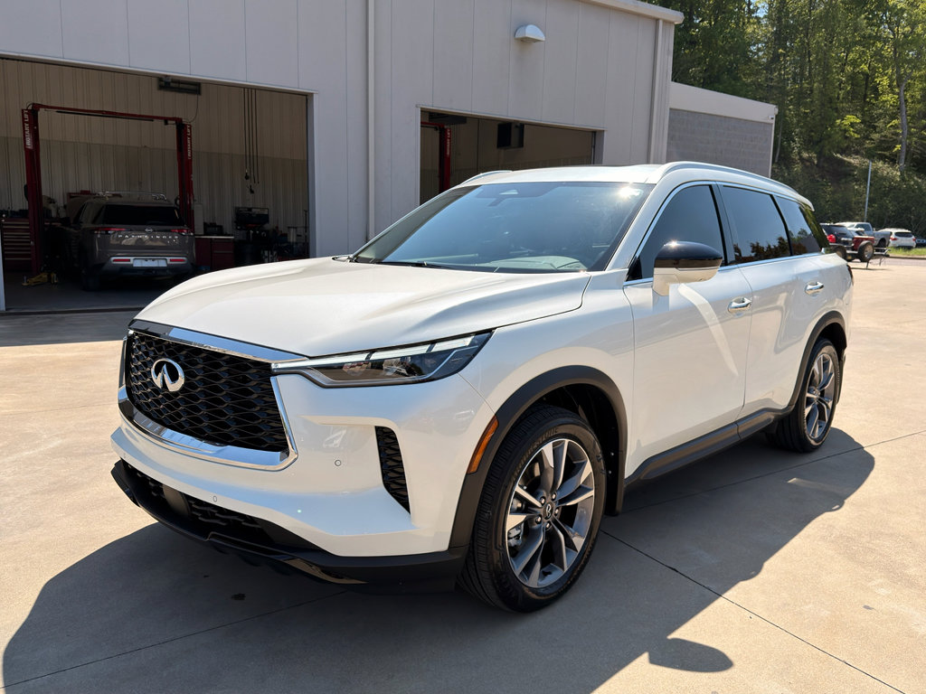 Used 2024 INFINITI QX60 Luxe image 7
