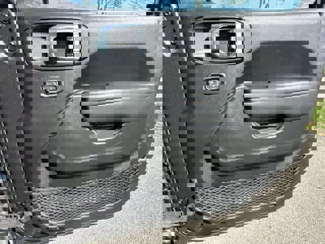 Used 2025 Jeep Gladiator Sport image 22