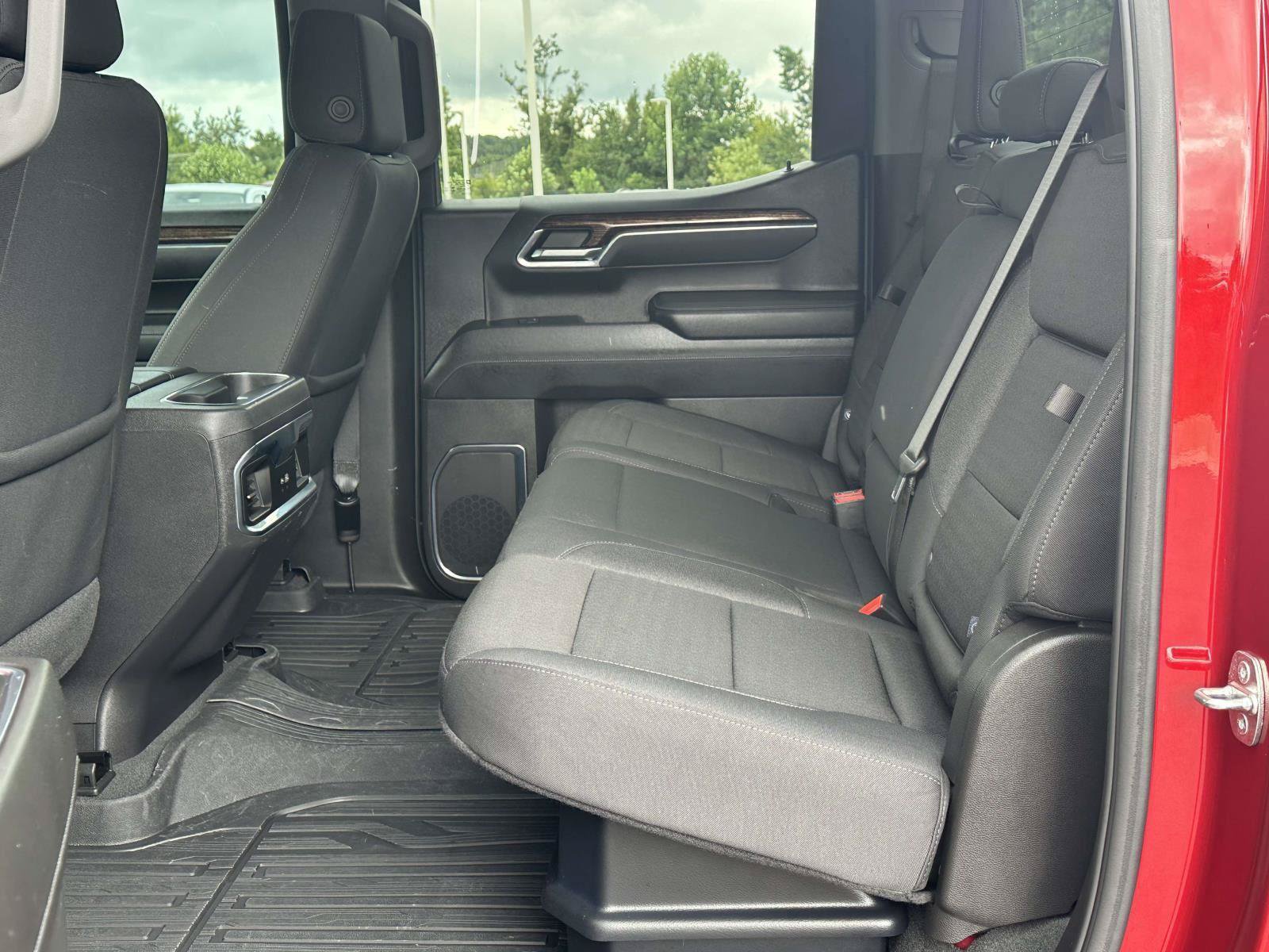Used 2024 GMC Sierra 1500 Elevation w/ X31 Off-Road Package AWD/4WD image 9