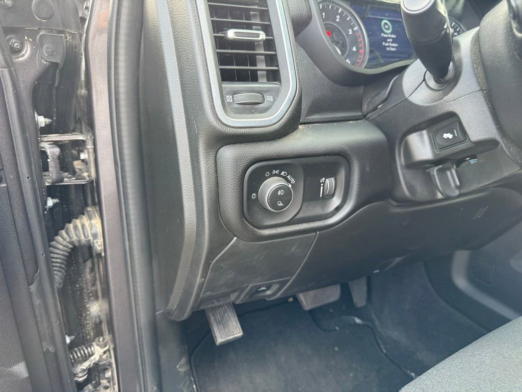 Used 2025 RAM 3500 Big Horn AWD/4WD image 18