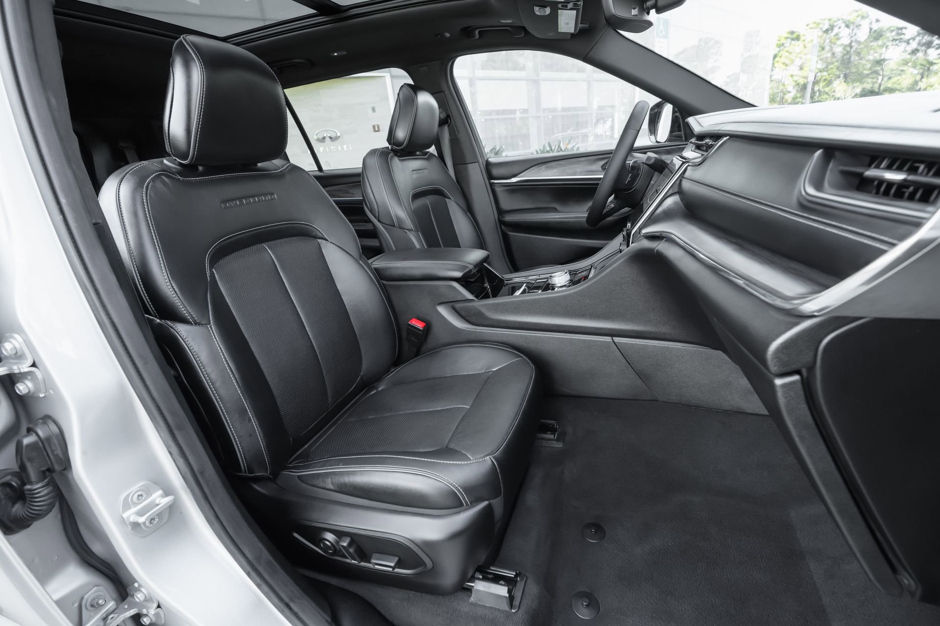 Used 2024 Jeep Grand Cherokee L Overland w/ Trailer Tow Package image 40