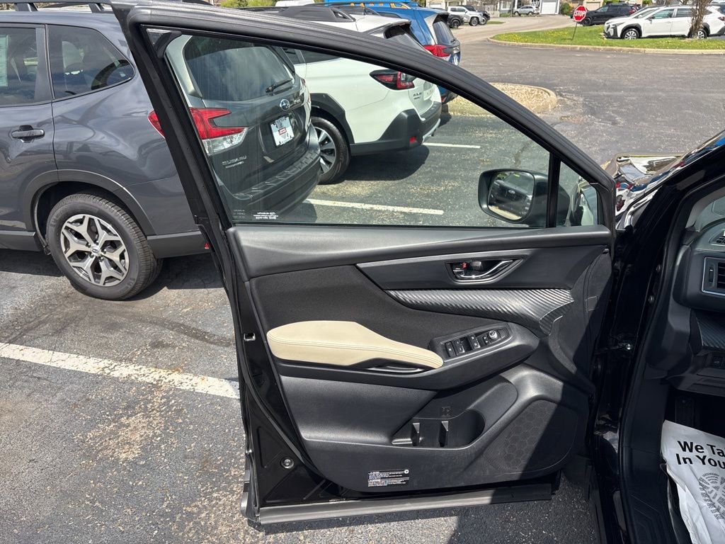 Certified 2023 Subaru Ascent Premium w/ Convenience Package image 17