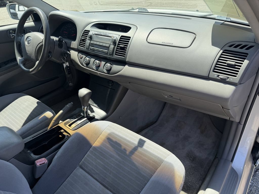 Used 2006 Toyota Camry LE FWD image 10