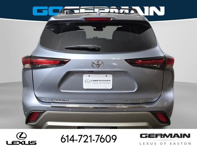 Used 2024 Toyota Highlander Platinum image 10