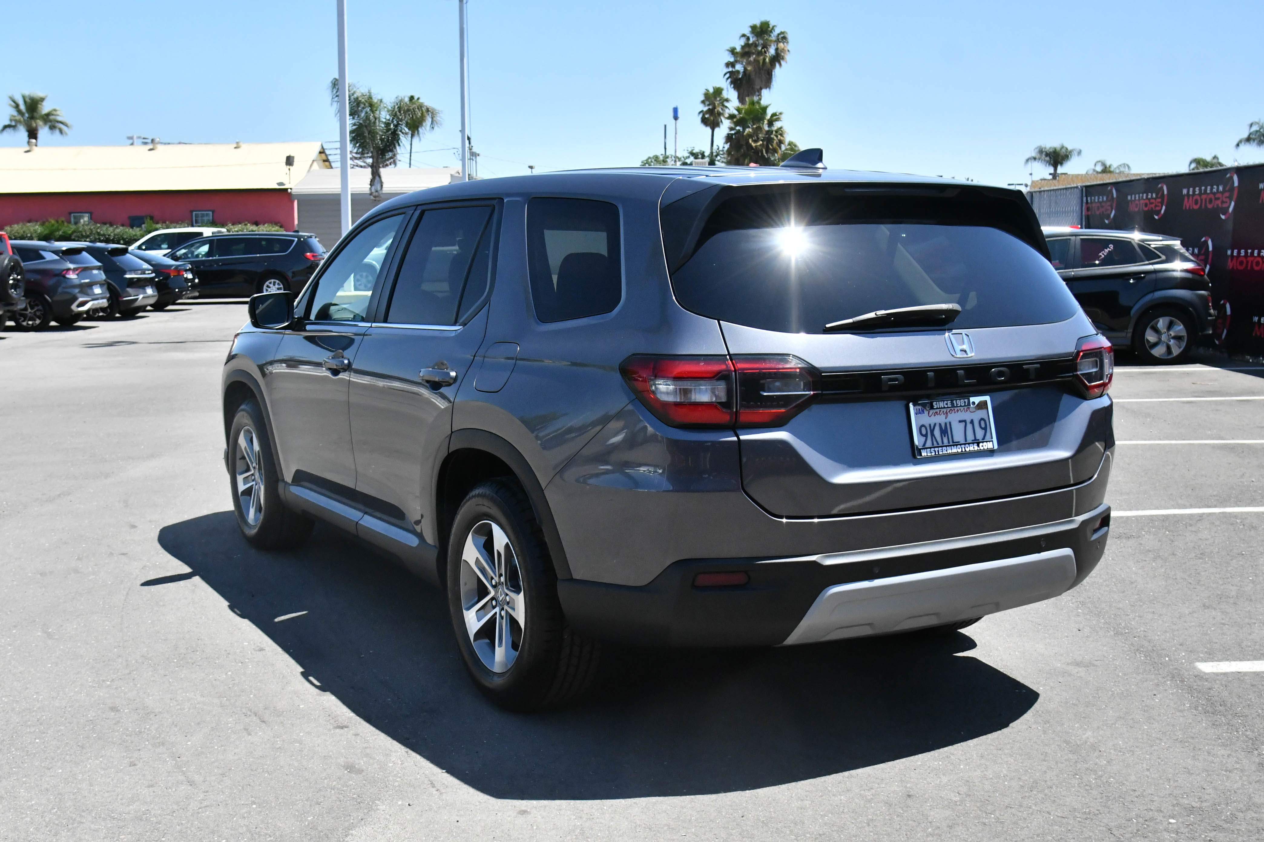 Used 2024 Honda Pilot EX-L image 6