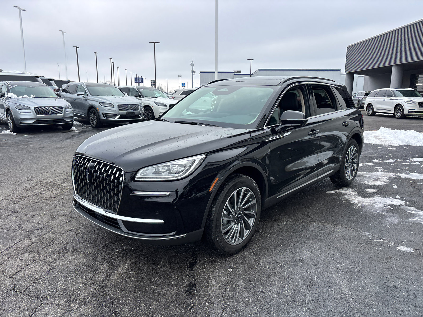 New 2025 Lincoln Corsair Reserve image 3