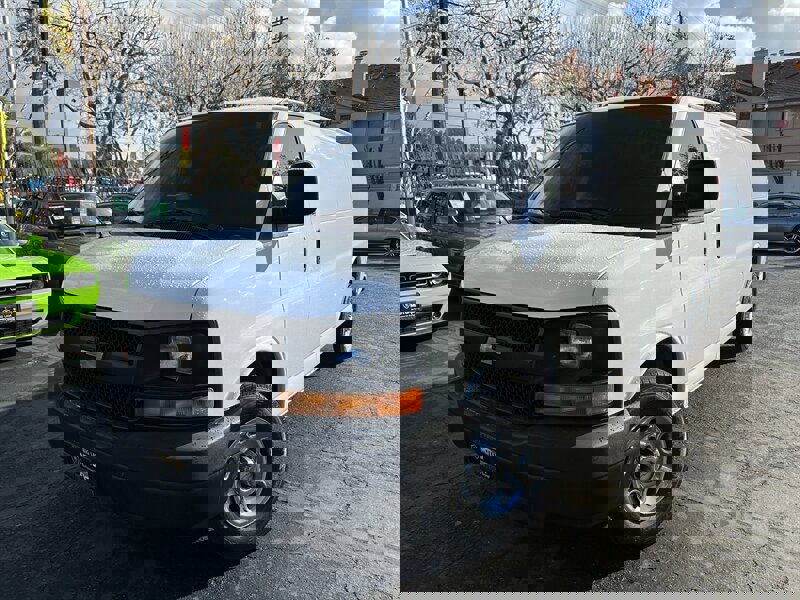 Used 2012 Chevrolet Express 2500 Extended image 1