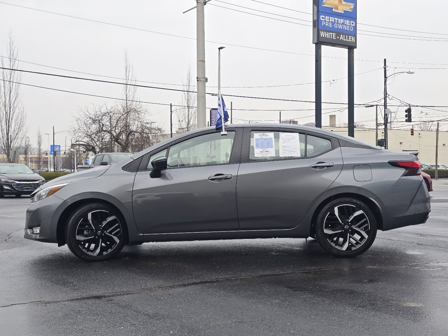 Used 2024 Nissan Versa SR image 18