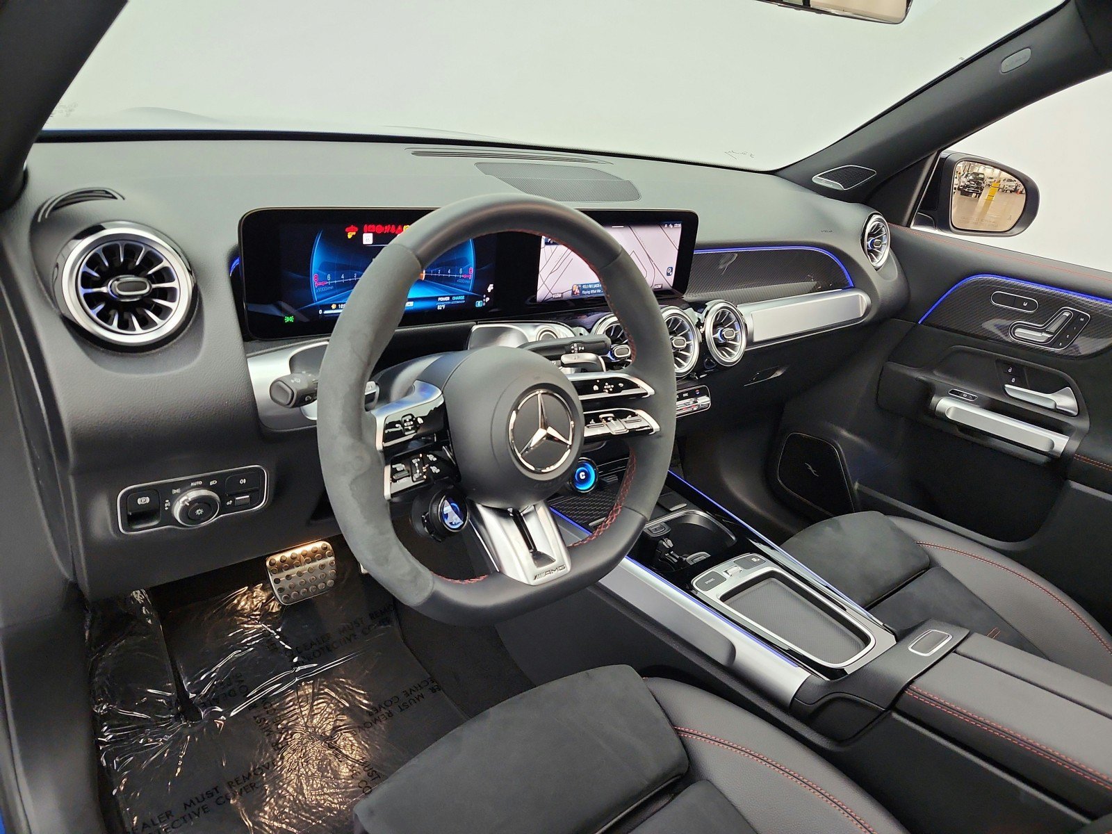 Used 2025 Mercedes-Benz GLB 35 AMG 4MATIC image 9
