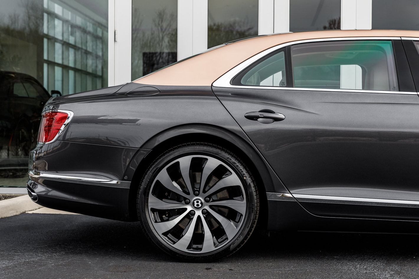 New 2026 Bentley Flying Spur Plug-In Hybrid image 16